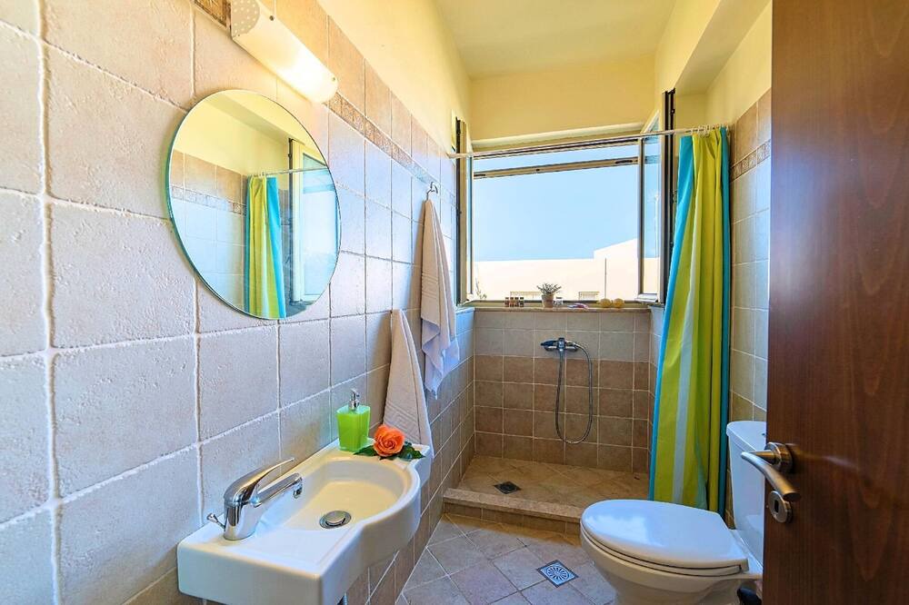 Photo of Bathroom in Dempla