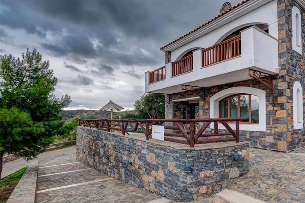 Photo of Outdoor in Prina