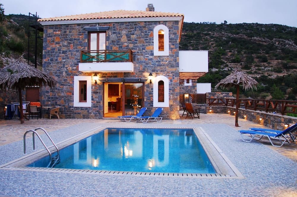 Photo of Outdoor in Prina