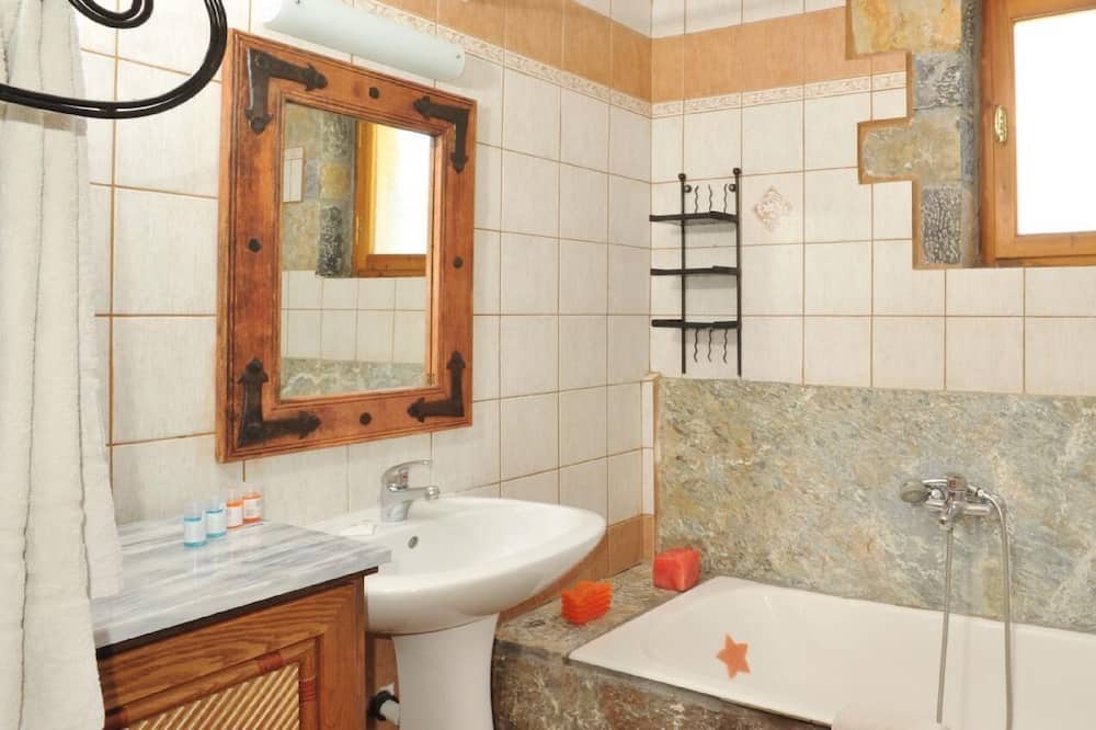 Photo of Bathroom in Prina
