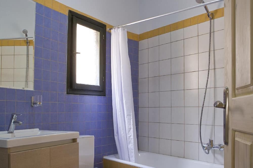 Photo of Bathroom in Kastellos