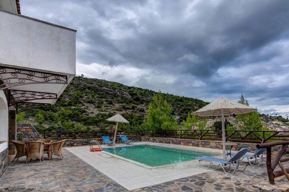 Photo of Outdoor in Prina