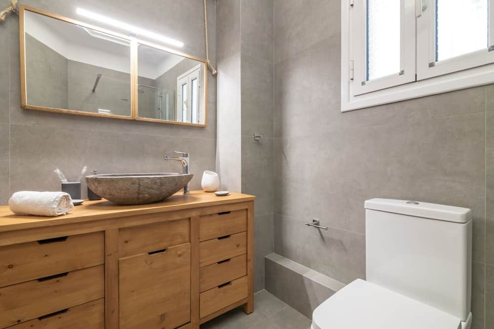 Photo of Bathroom in Argassi