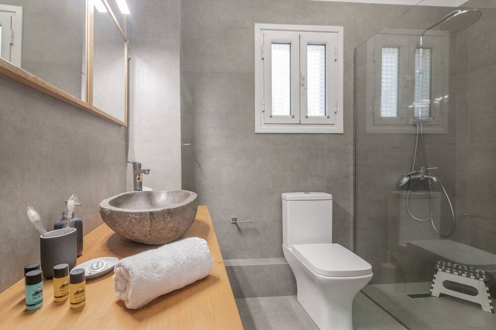 Photo of Bathroom in Argassi