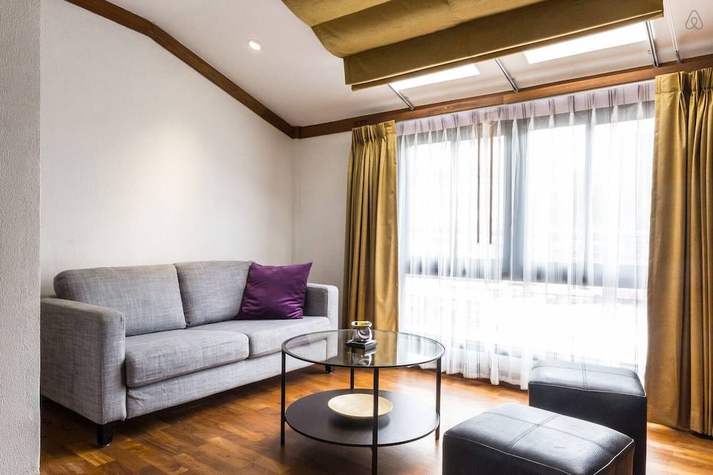 Photo of Livingroom in Khlong Toei Nuea