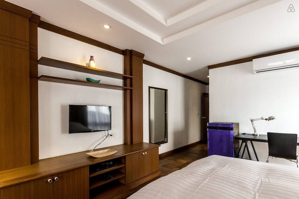 Photo of Bedroom in Khlong Toei Nuea