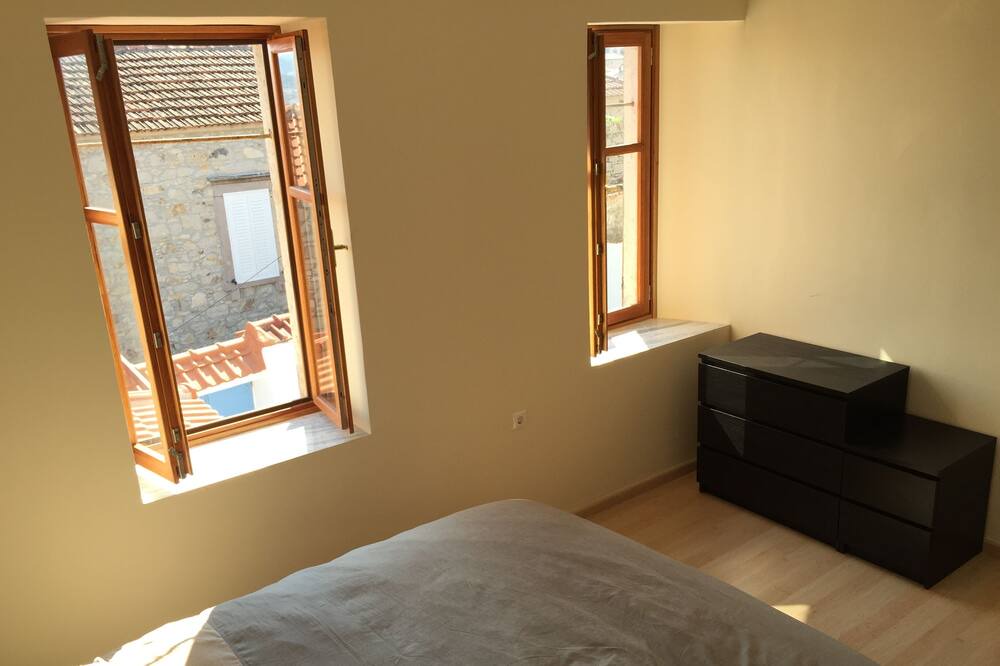 Photo of Bedroom in Polichnitos
