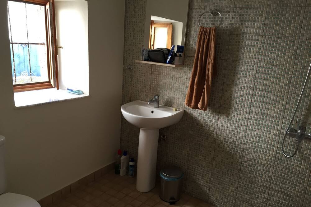 Photo of Bathroom in Polichnitos