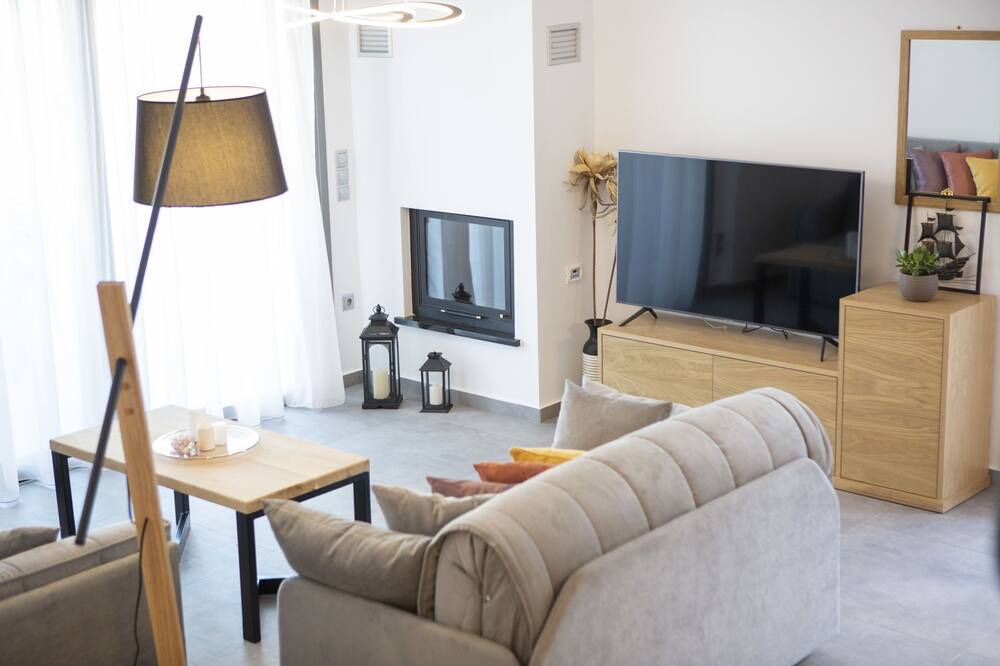 Photo of Livingroom in Apolpaina