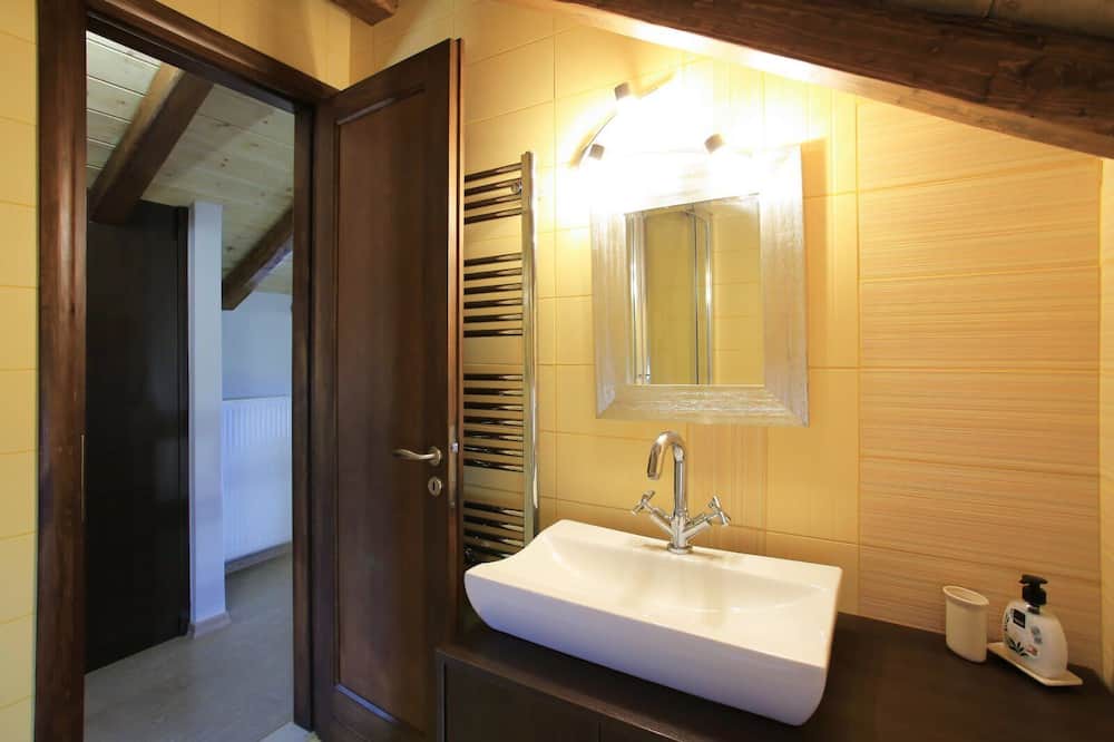 Photo of Bathroom in Episkopi