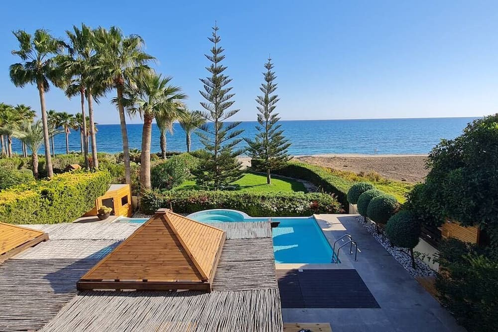 Photo of Patio Balcony in Mazotos