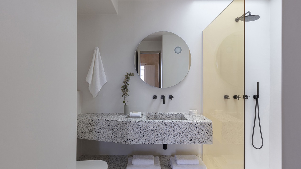 Photo of Bathroom in Fira