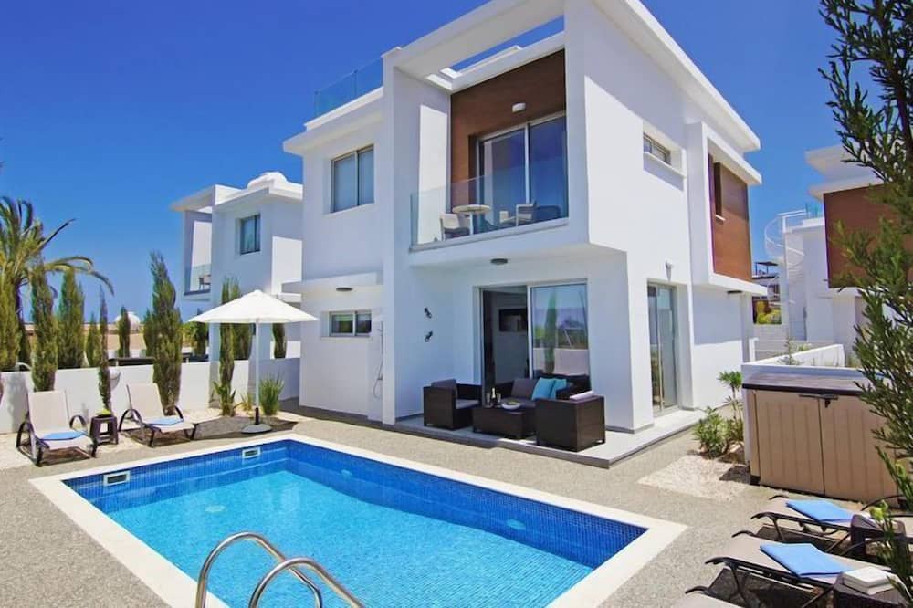 Photo of Outdoor in Kapparis
