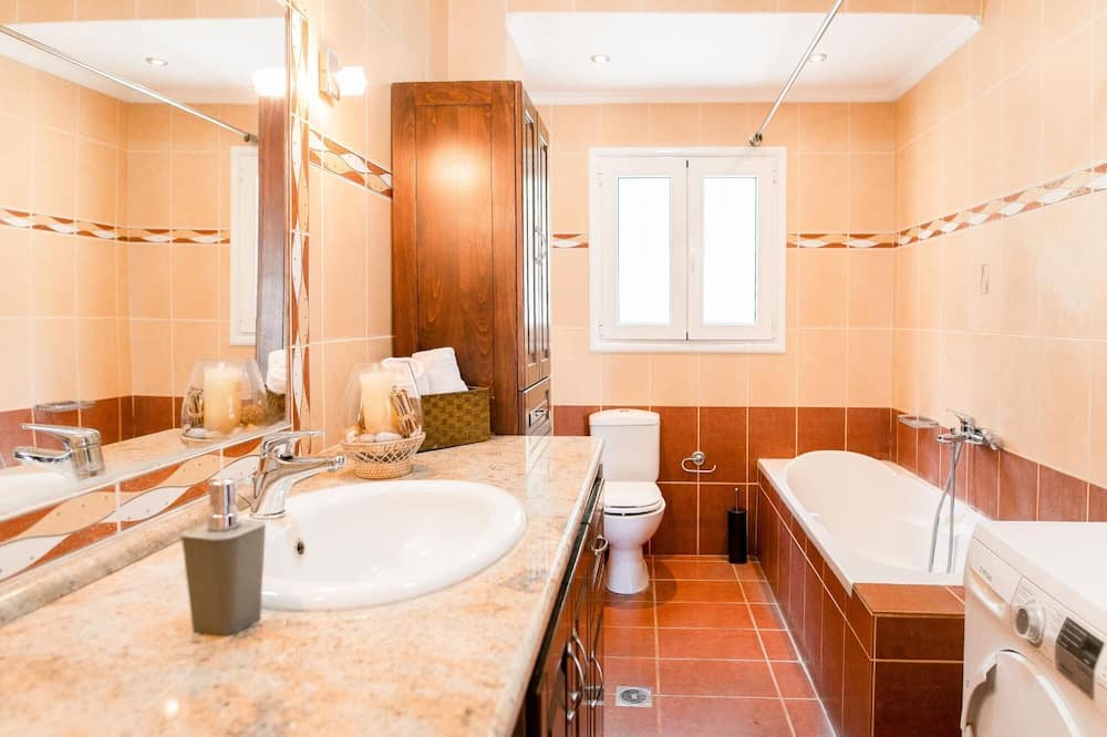Photo of Bathroom in Sfakera