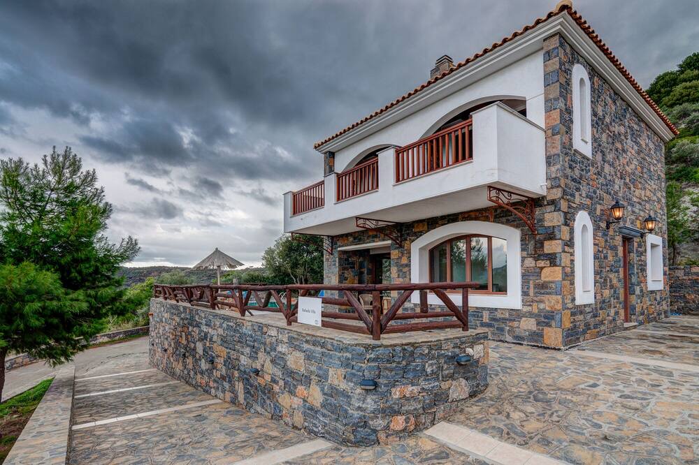 Photo of Outdoor in Prina