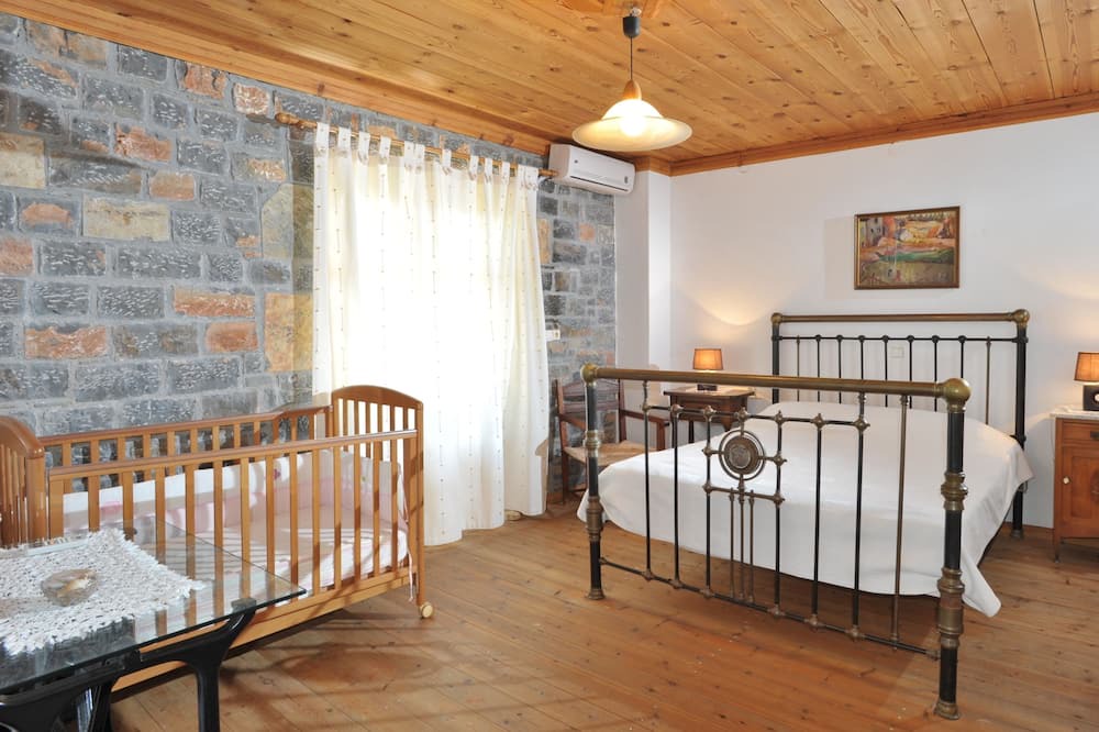 Photo of Bedroom in Prina