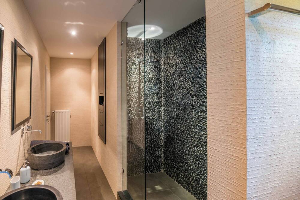 Photo of Bathroom in Karavomylos