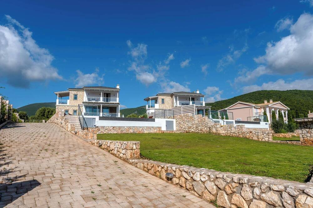 Photo of Outdoor in Karavomylos
