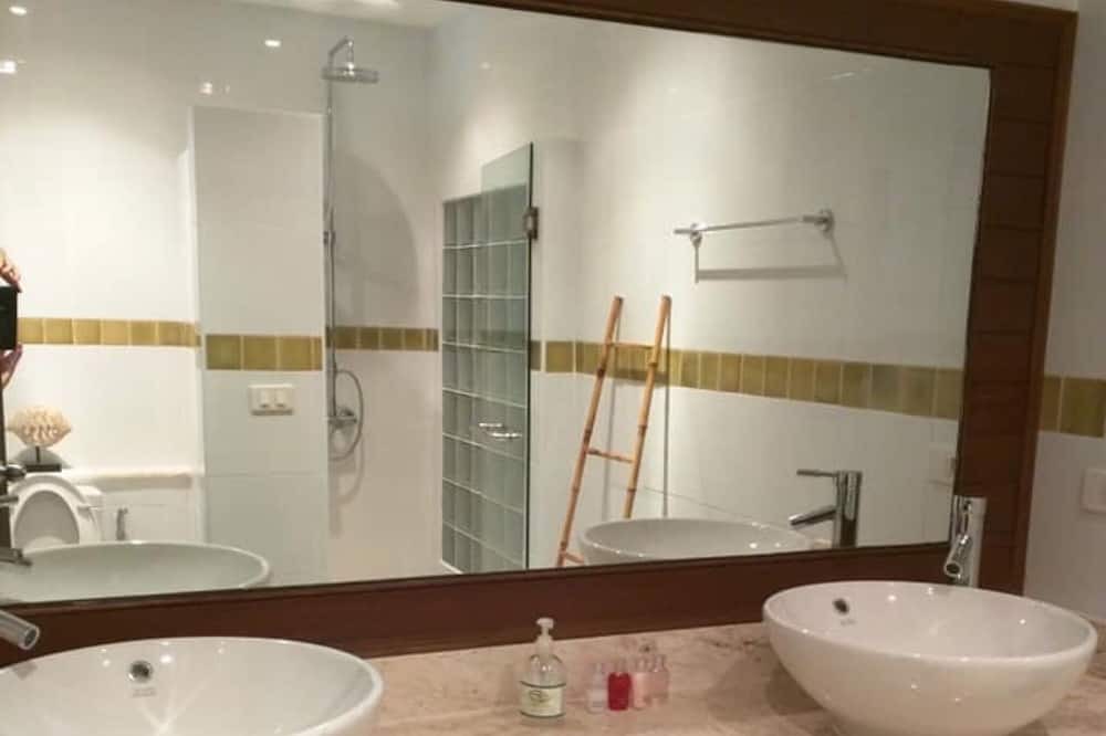 Photo of Bathroom in Don Muang