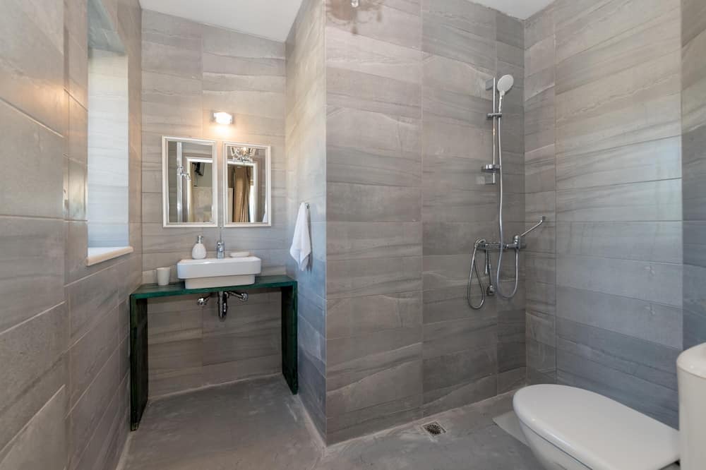 Photo of Bathroom in Lagopodo