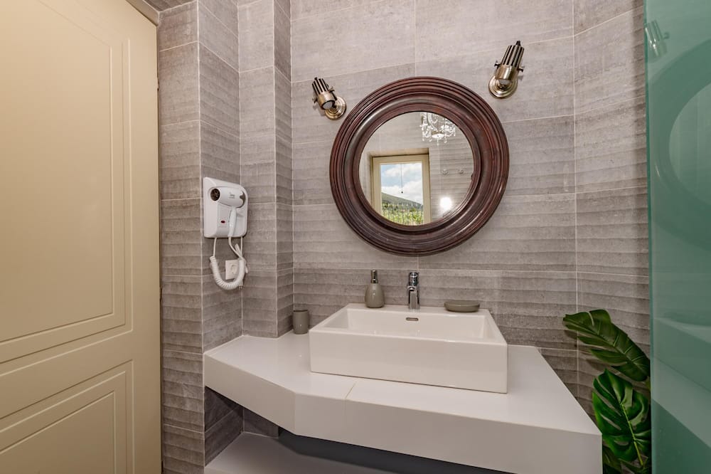 Photo of Bathroom in Lagopodo