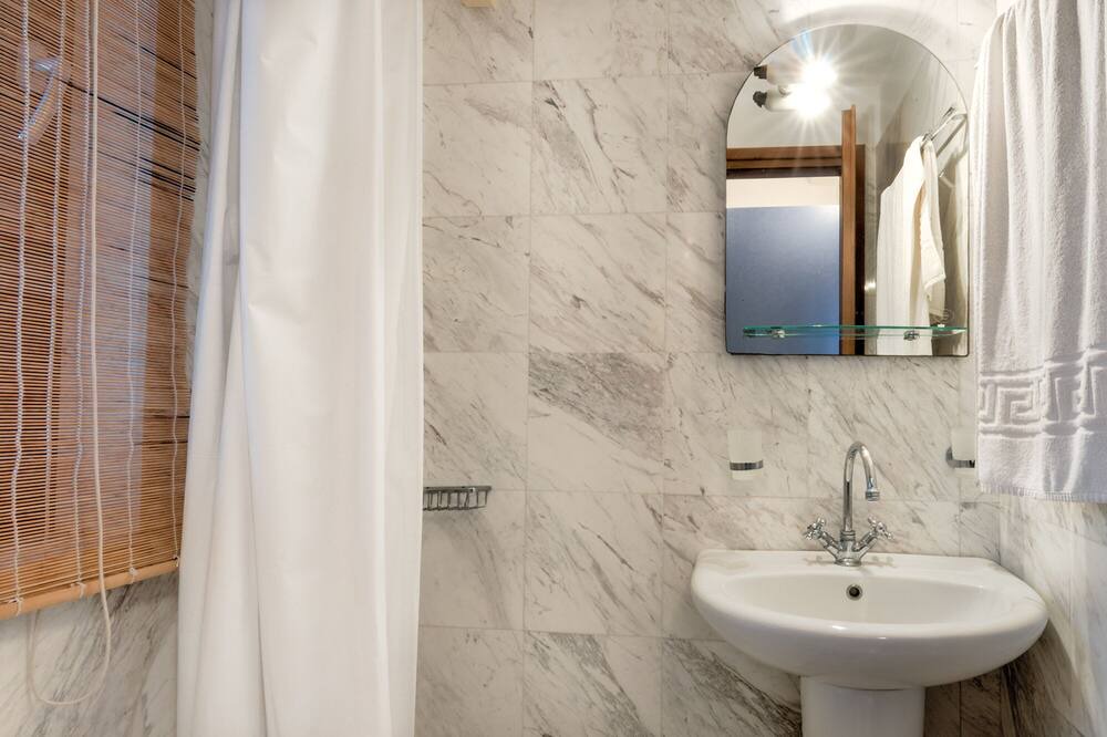 Photo of Bathroom in Makry Gialos