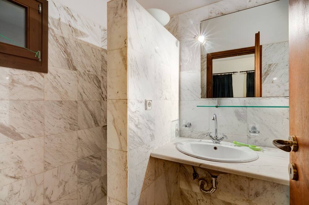 Photo of Bathroom in Makry Gialos