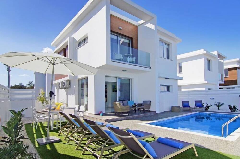 Photo of Outdoor in Kapparis