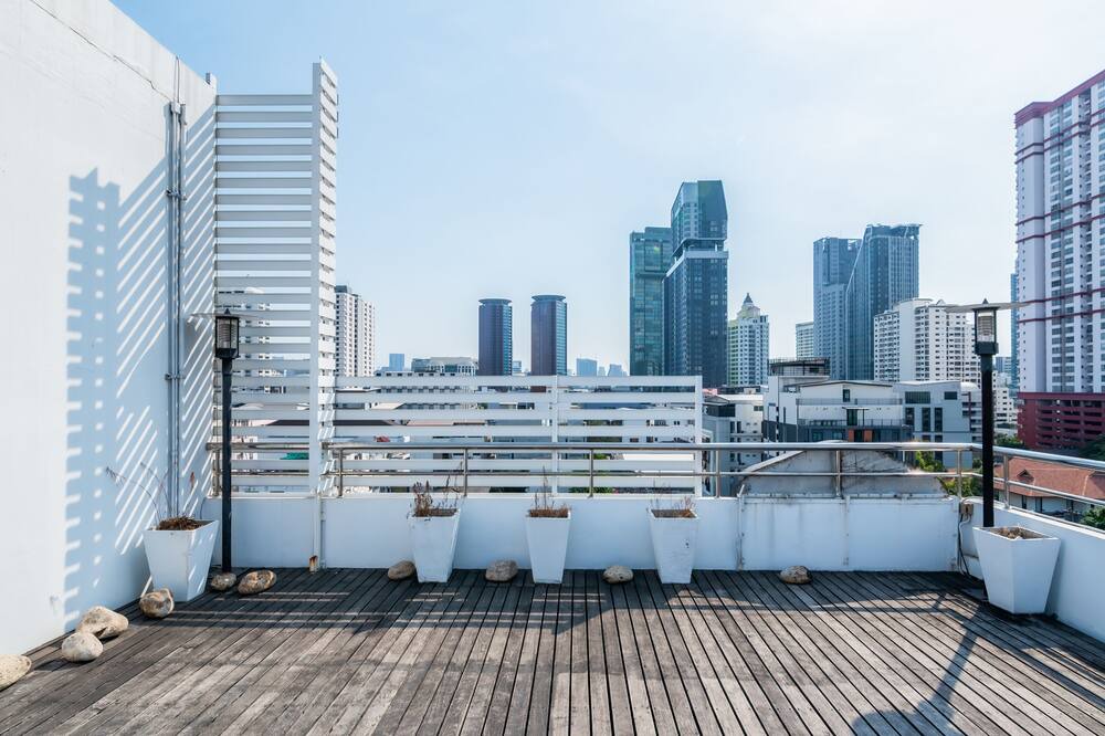 Photo of Patio Balcony in Thanon Phaya Thai
