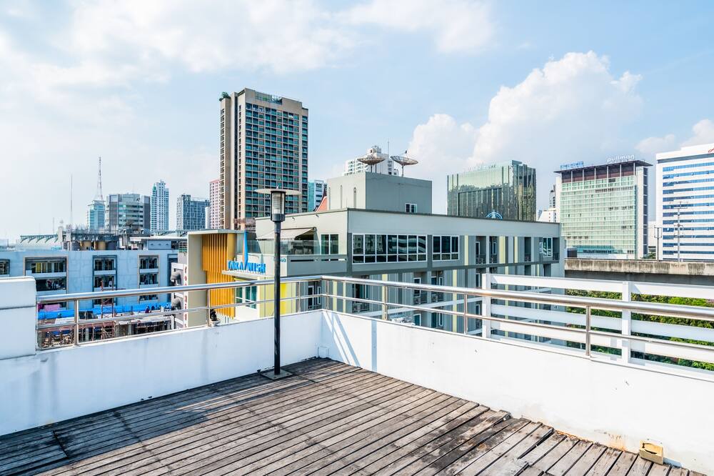 Photo of Patio Balcony in Thanon Phaya Thai