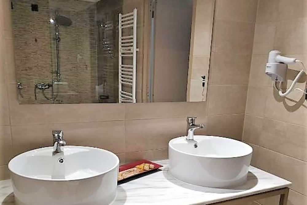 Photo of Bathroom in Melissourgoi