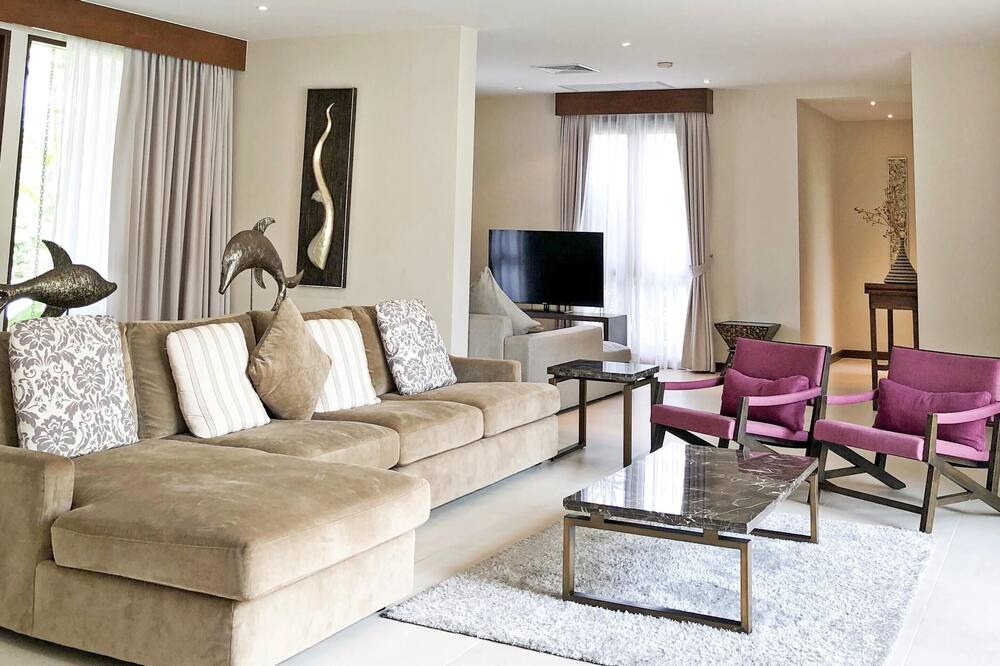 Photo of Livingroom in Laguna
