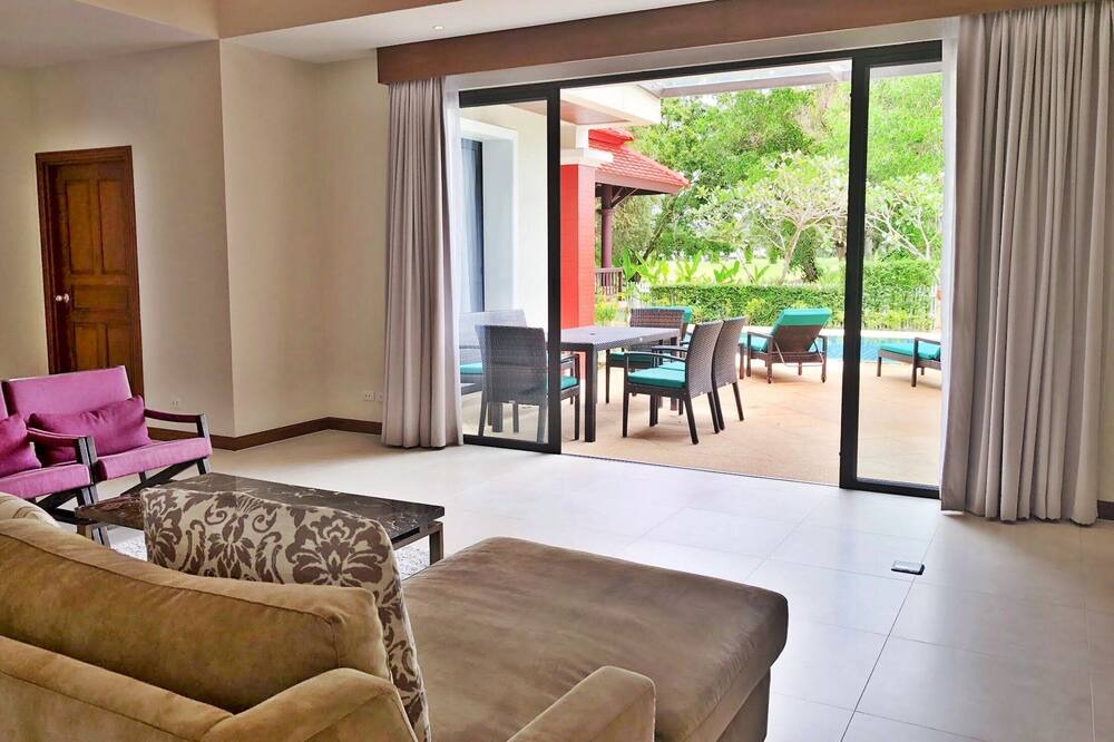Photo of Livingroom in Laguna