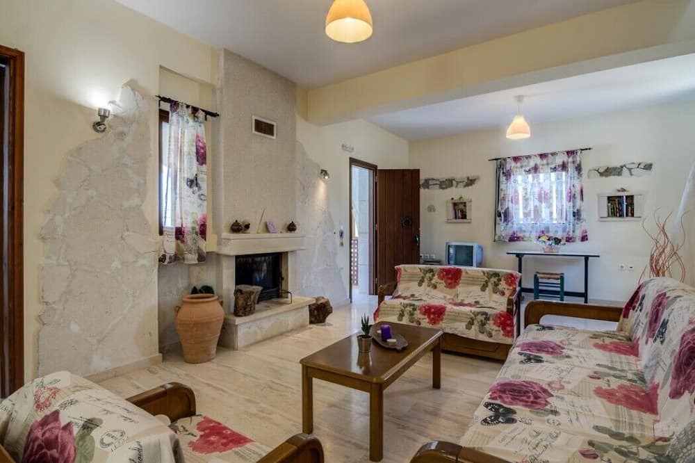 Photo of Livingroom in Makry Gialos