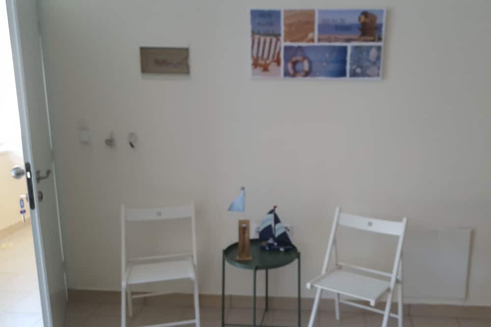 Photo of Livingroom in Skala Neon Kidonion