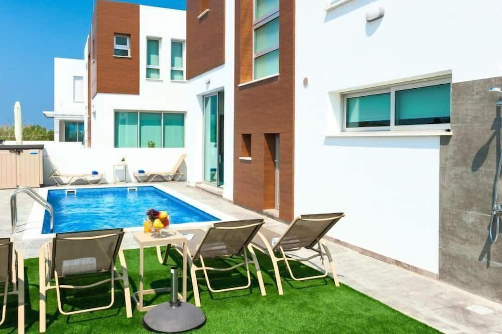 Photo of Outdoor in Kapparis