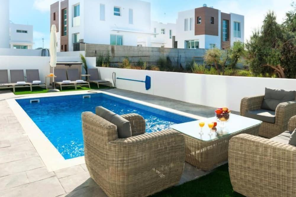 Photo of Outdoor in Kapparis