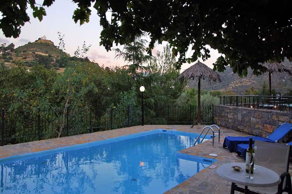 Photo of Outdoor in Prina