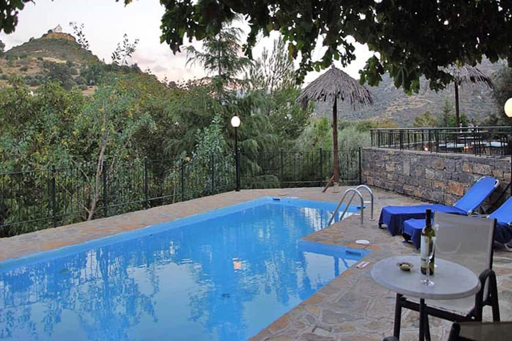 Photo of Outdoor in Prina