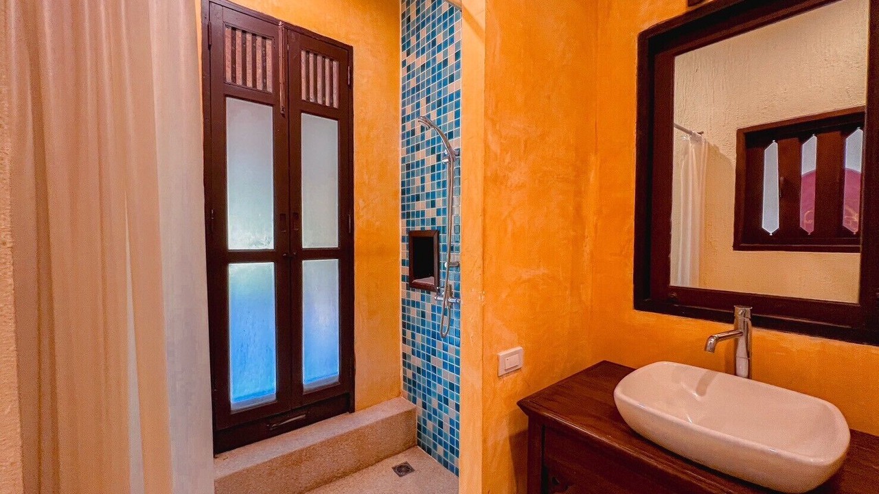 Photo of Bathroom in Mae Hi