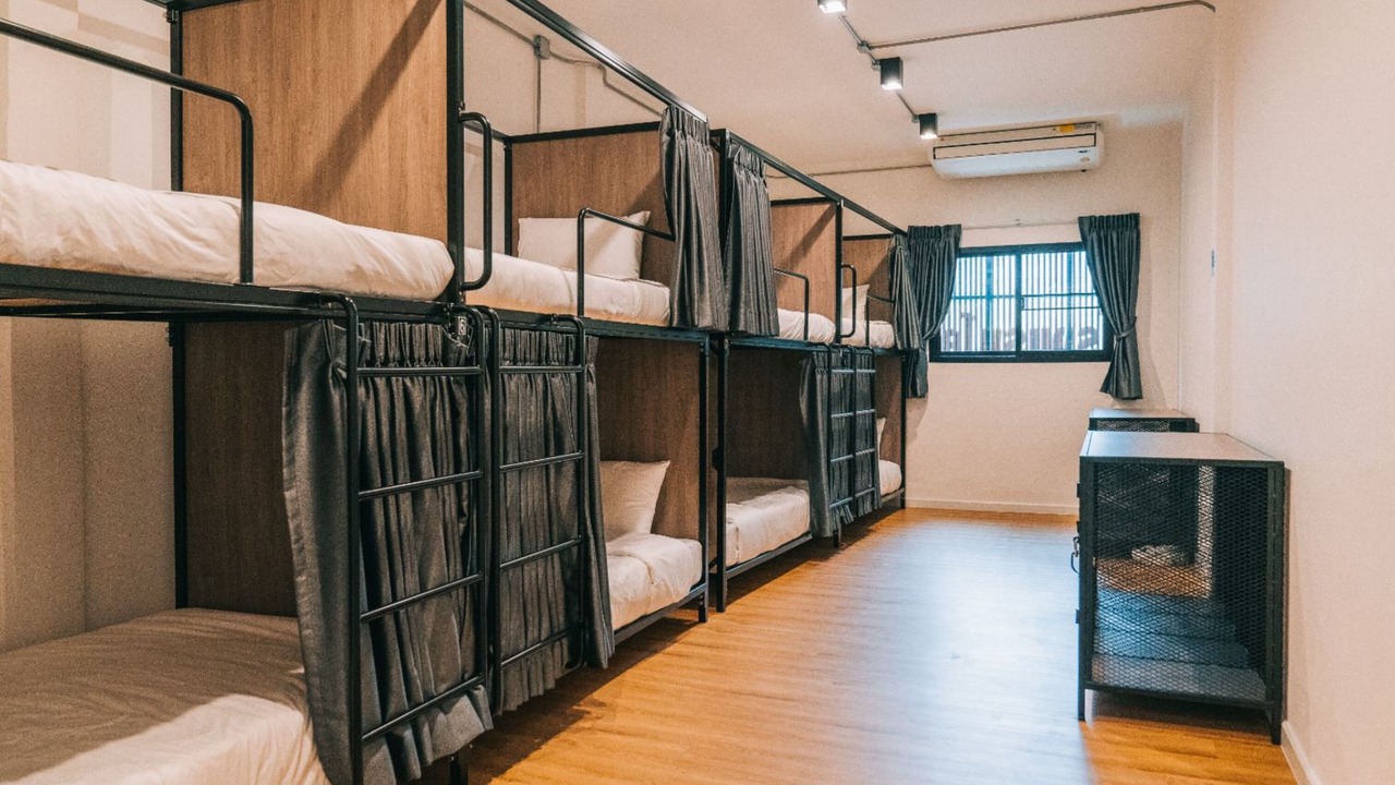 Photo of Bedroom in Thanon Phetchaburi