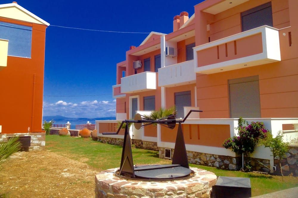 Photo of Outdoor in Skala Neon Kidonion