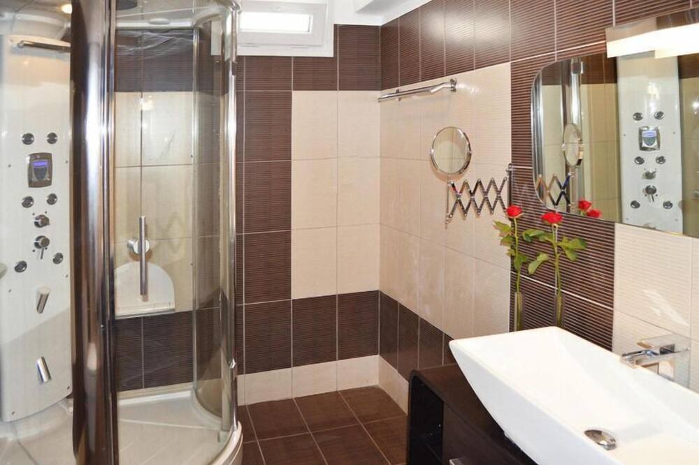 Photo of Bathroom in Perama
