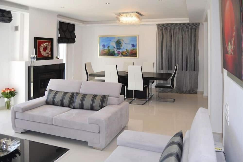 Photo of Livingroom in Perama