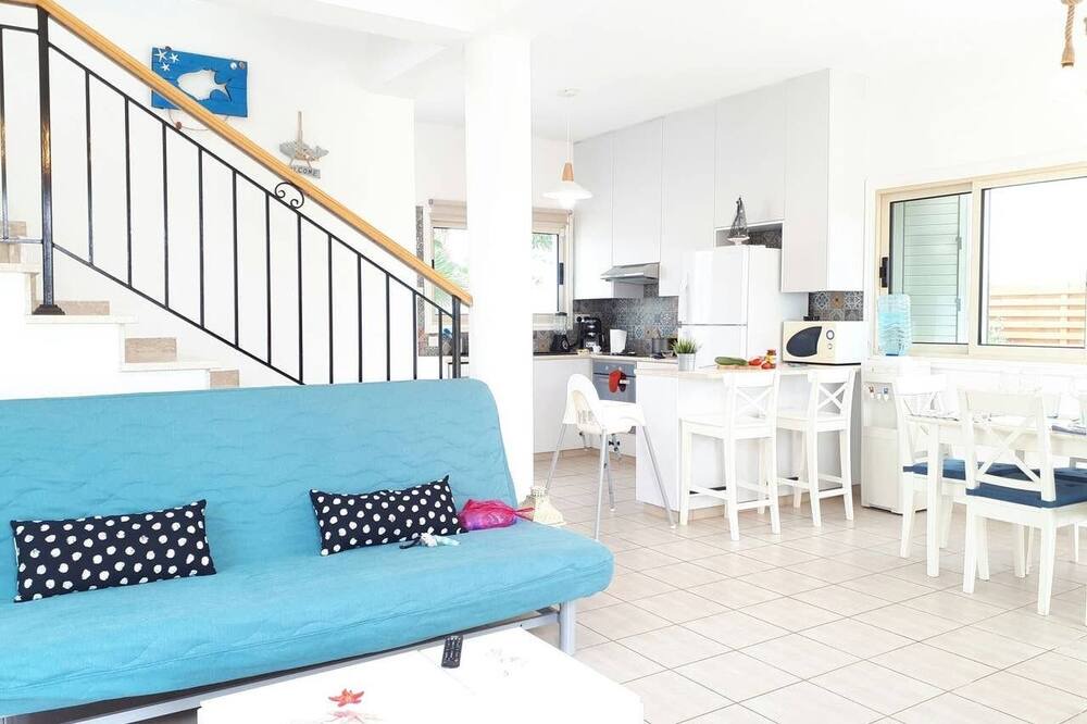 Photo of Livingroom in Ayia Thekla