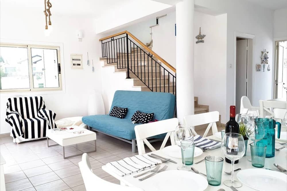 Photo of Livingroom in Ayia Thekla