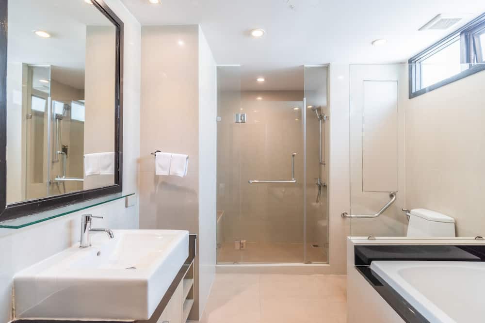Photo of Bathroom in Samsen Nai