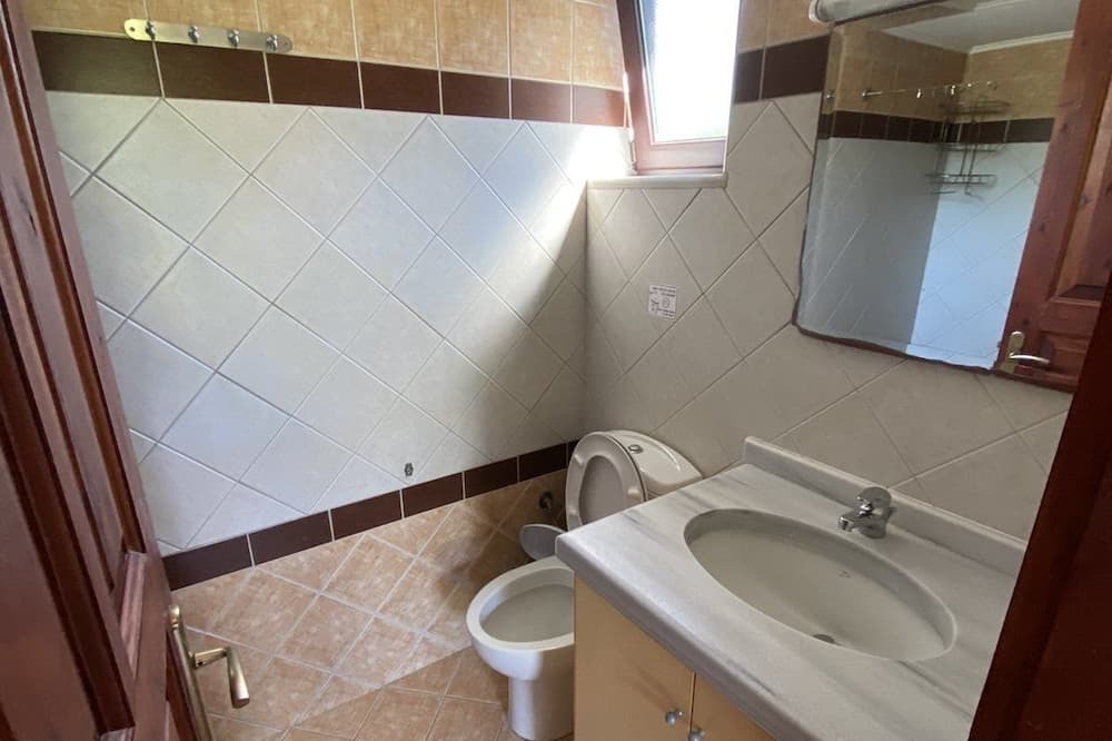 Photo of Bathroom in Agios Ioannis
