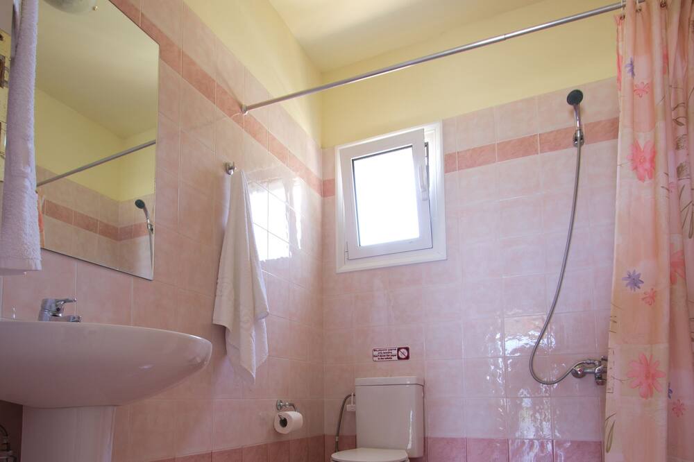Photo of Bathroom in Pylos-Nestoras