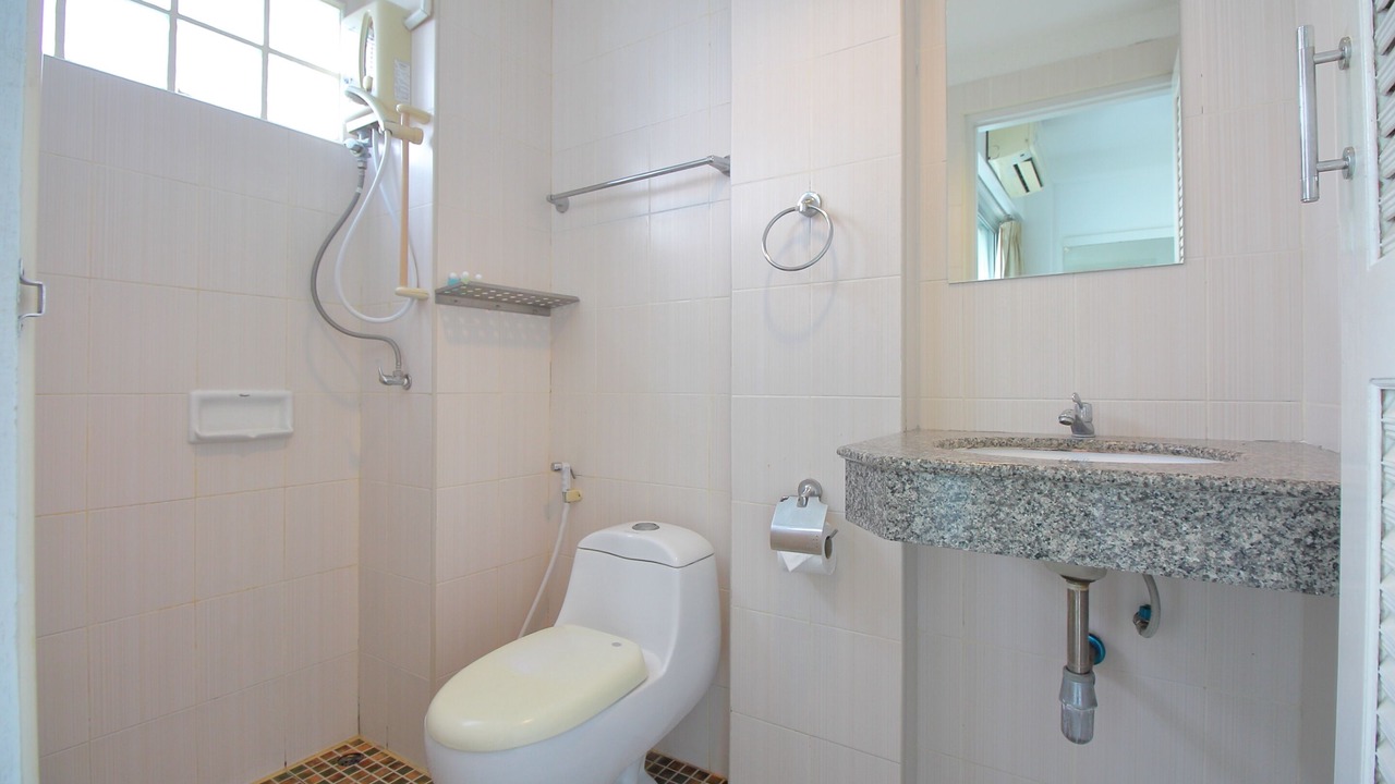 Photo of Bathroom in Thung Khru